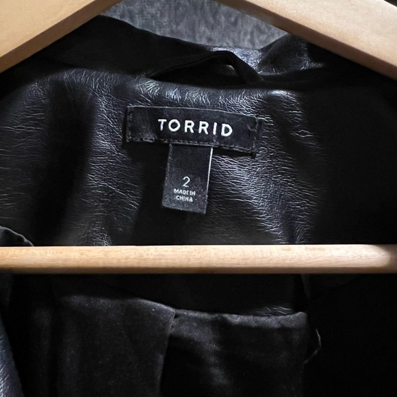 Torrid Faux Leather Moto Jacket Sz 2 - Picture 4 of 4